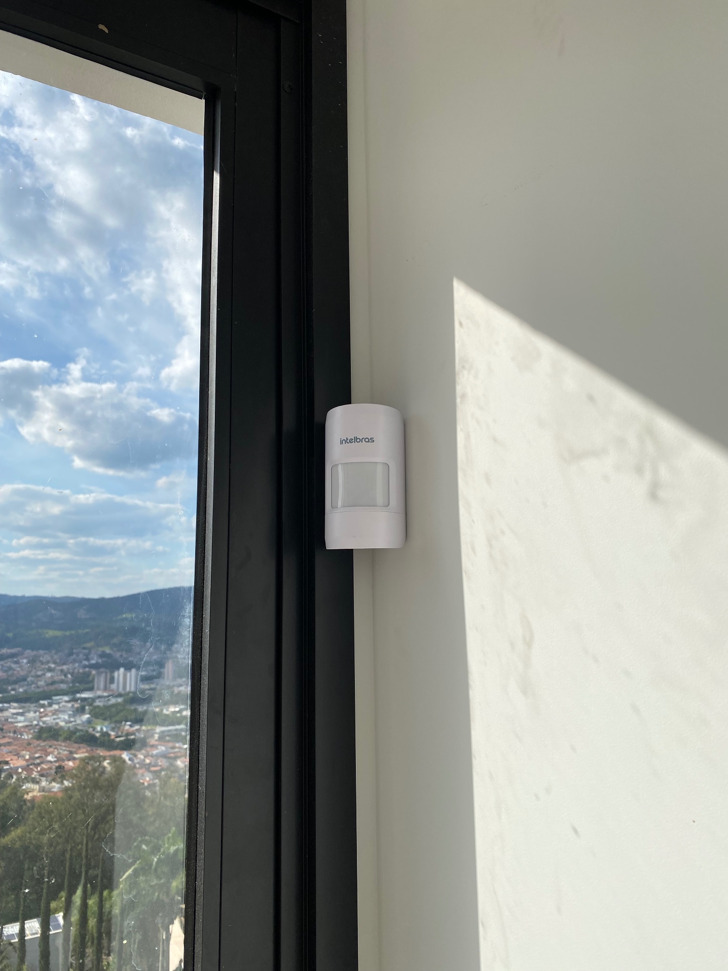 Sensor interno para sistema de alarme